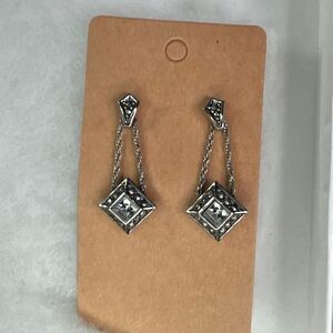 Vintage Avon “ Sleek Drop” faux diamond chain dangle earrings.